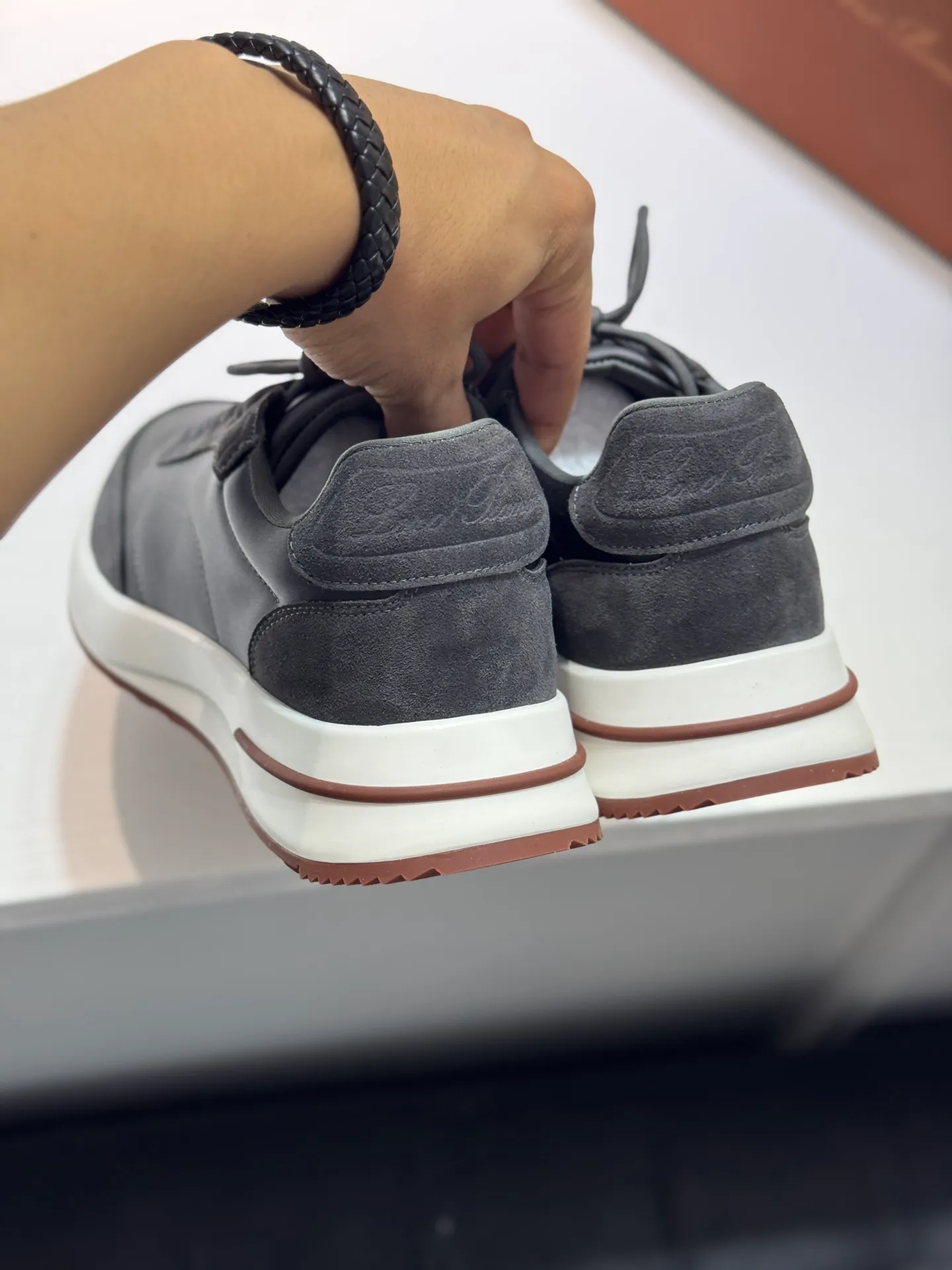 Men's men's shoes 💰440 [New style] 🪳🪳loro piana/LP material: The upper is made of umbrella cloth for routing. Anti-velvet fabric is wrapped on the front and back to ensure stability. The rear is equipped with a cushion to improve wearing comfort. Breathable mesh shoes. Stretch cloth lining𥚃. Latex mesh insole. TPU outsole. Code number: 38-44 (45 customized